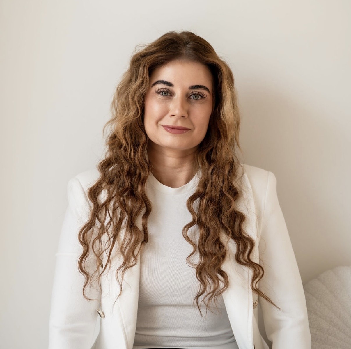 Karina, uddannet kosmetolog og ejer af Clinic K i Aarhus